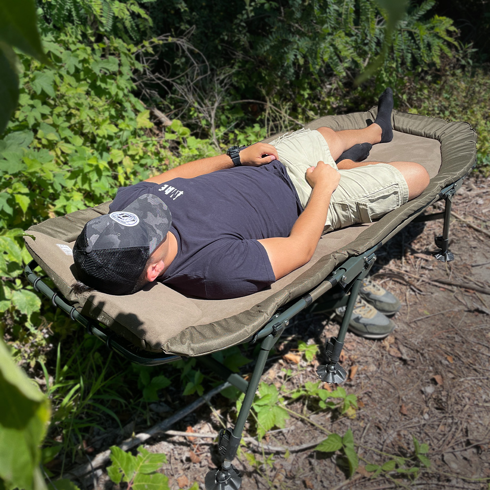 MATE GOLIATH W/PILLOW BEDCHAIR