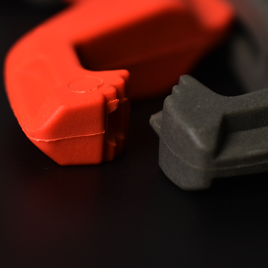 MATE PLASTIC FISH LIP GRIP 9.5″