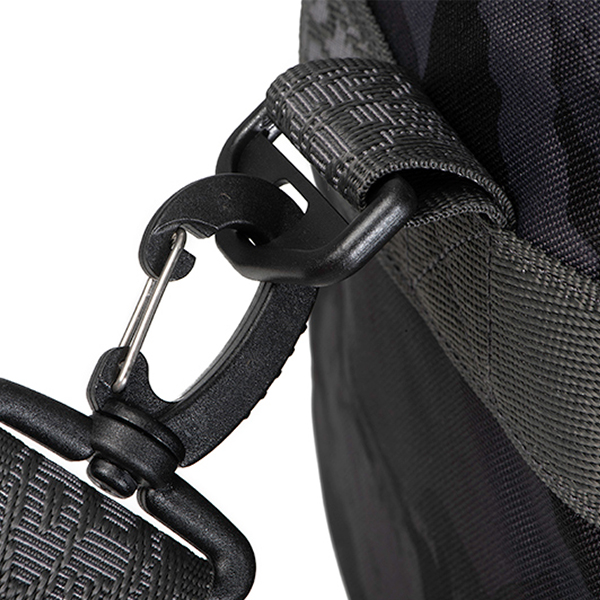 Fox Rage Voyager Camo Medium Holdall