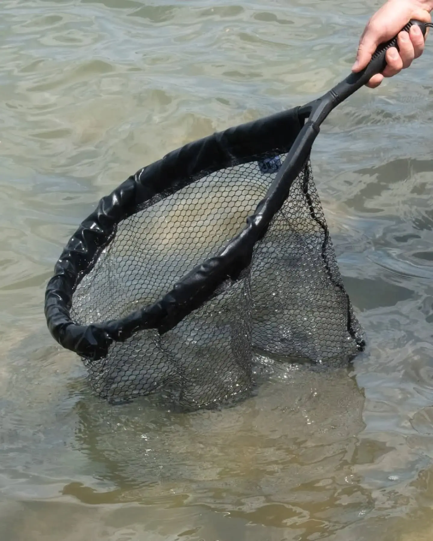 MATE PRO FLOATING LANDING NET RUBBER MASH  M 40X50X50CM