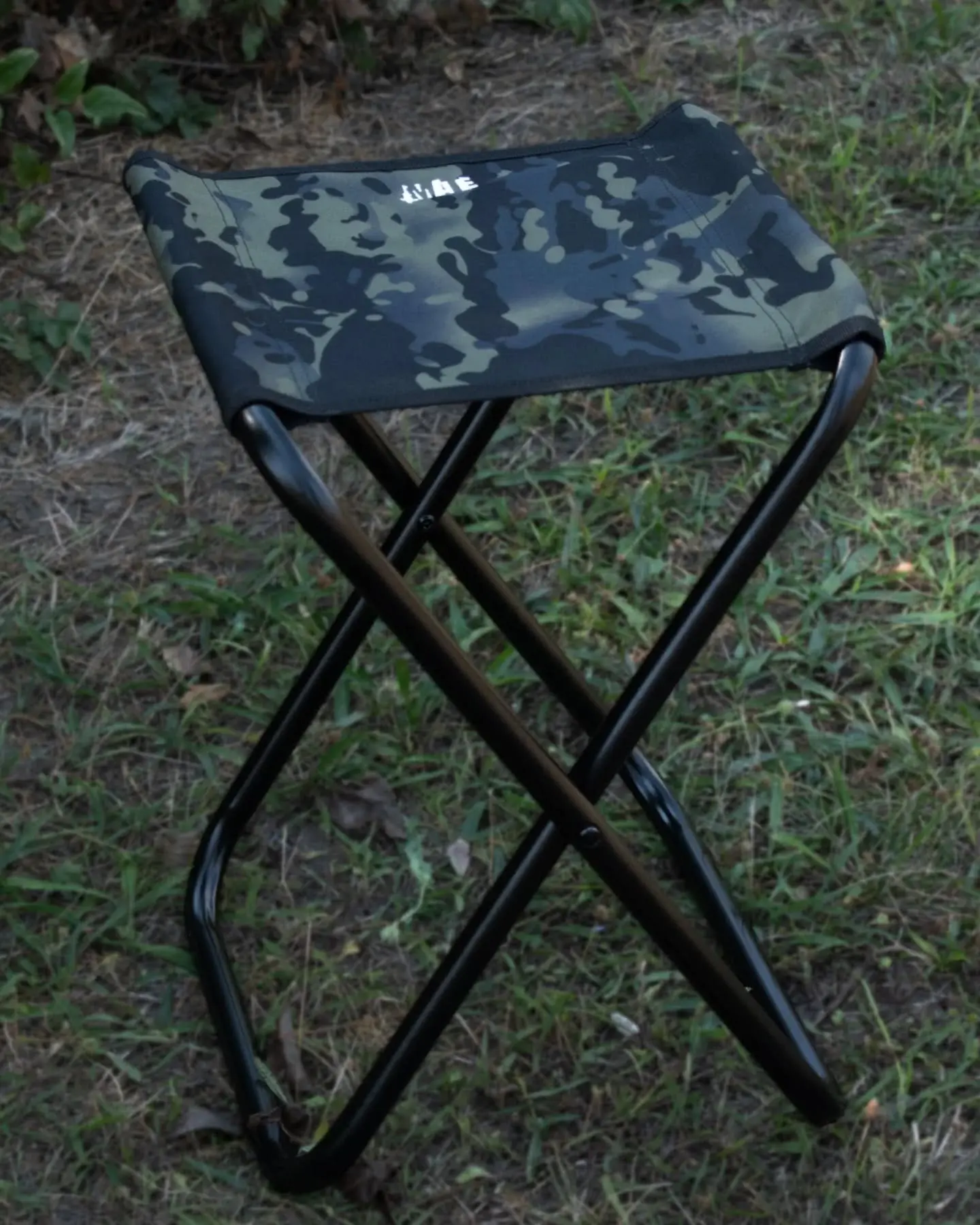 MATE CAMO FOLDABLE STOOL