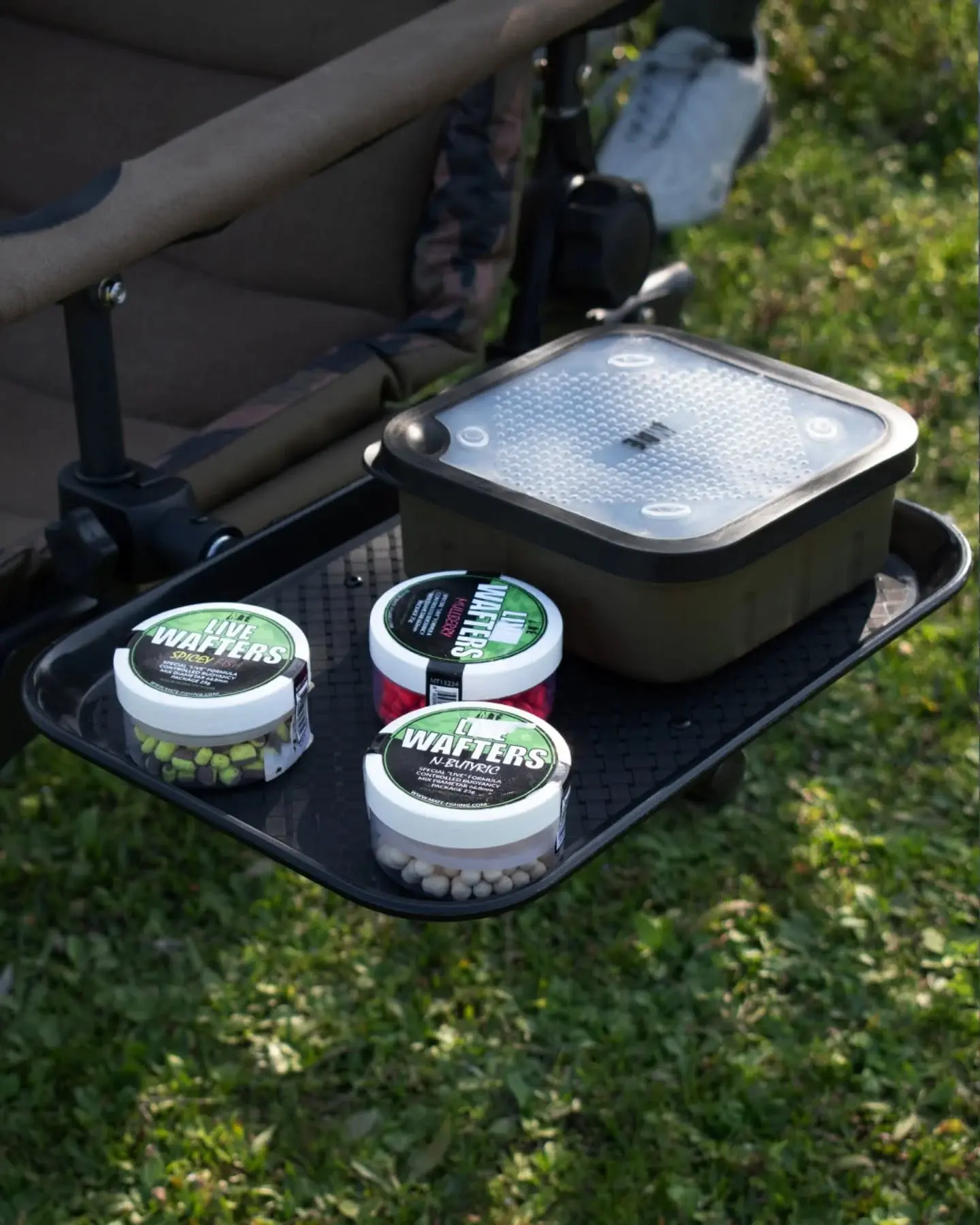 MATE FEEDER TABLE 25 x 35cm